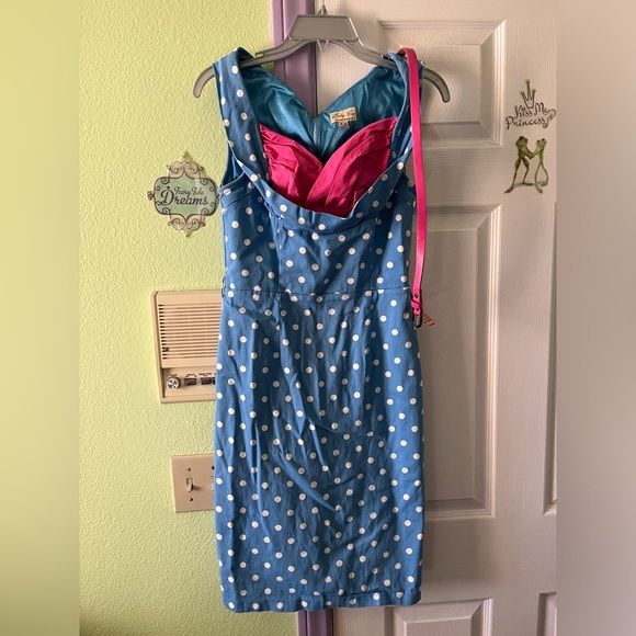 Lindy Bop Wiggle Dress - Picture 2 of 4